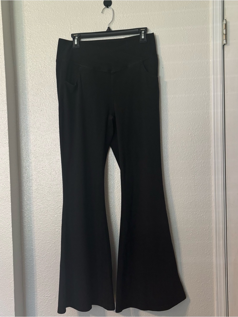 HALARA Black Flare Pants